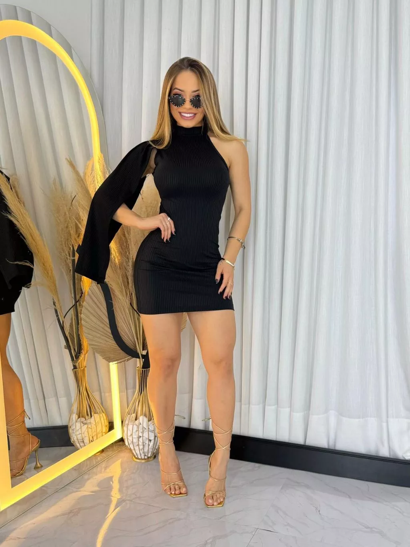 Vestido Curto Feminino Manga Única Fake Lateral Moda Tendência Estilo Gringa Versátil Sofisticado
