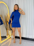 Vestido Curto Feminino Manga Única Fake Lateral Moda Tendência Estilo Gringa Versátil Sofisticado