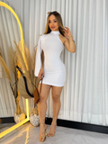Vestido Curto Feminino Manga Única Fake Lateral Moda Tendência Estilo Gringa Versátil Sofisticado