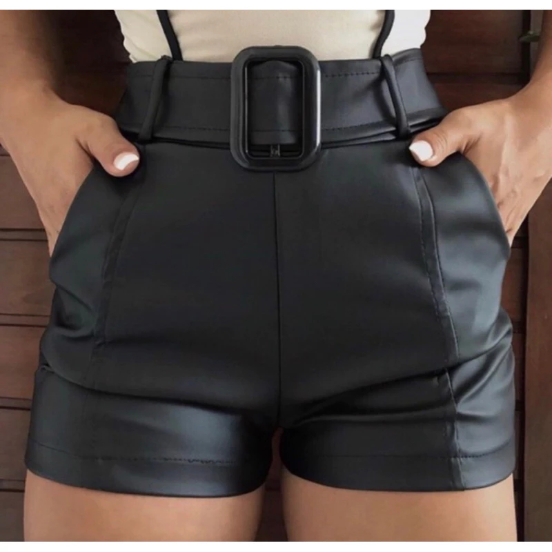 Short de Couro Fake Tecido Cirre Shorts Preto de Fivela Shortinhos