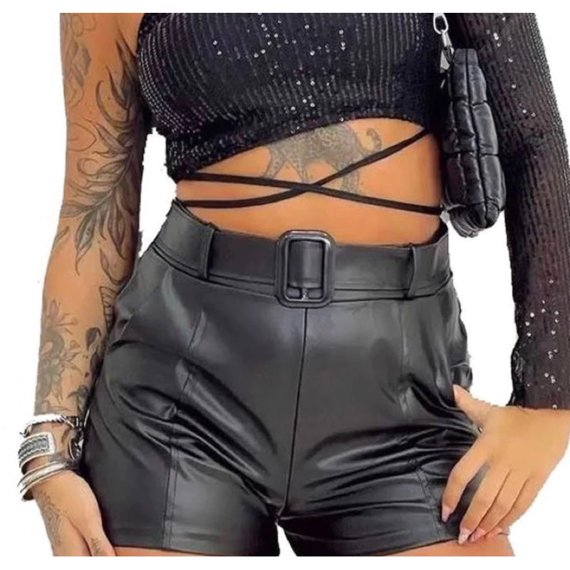 Short de Couro Fake Tecido Cirre Shorts Preto de Fivela Shortinhos